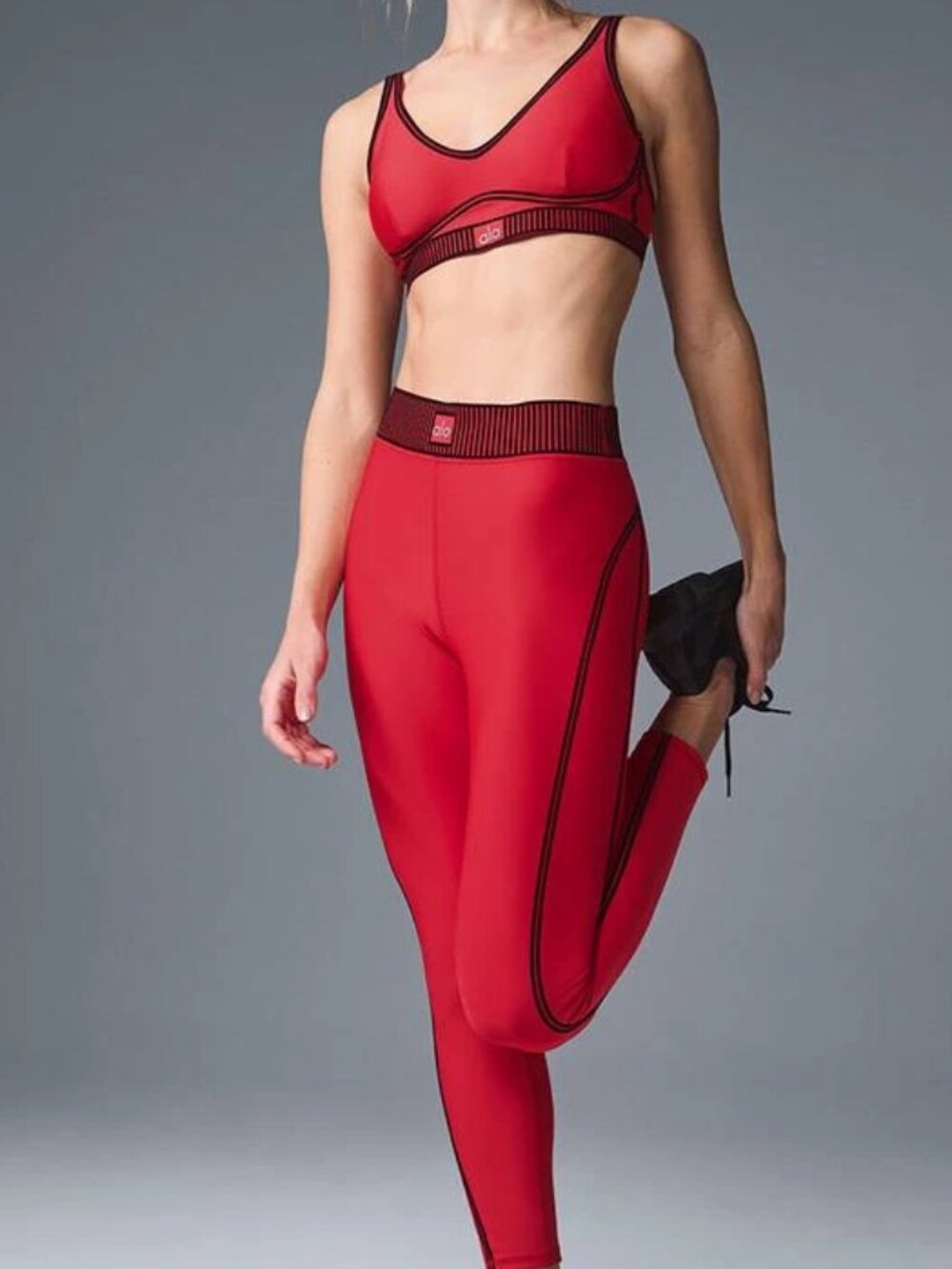 Alo Yoga Bold Red Set Airlift Bra/ High-Waist 7/8 Line Up Legging
